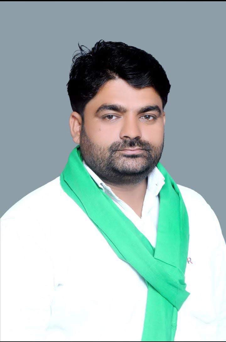 MMNEWSLIVE:- मौ वसीम को पुनः जिला अध्यक्ष की जिम्मेदारी सौंपी