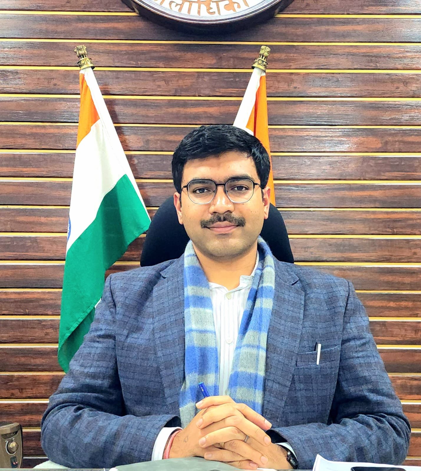 MMNEWSLIVE:-जनपद में नो हेल्मेट नो पेट्रोल:-जिला अधिकारी मनीष बंसल